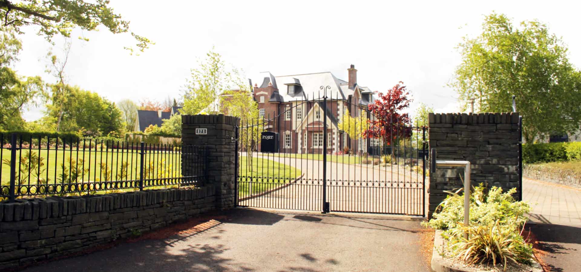 entrance gates in belfast, northern ireland